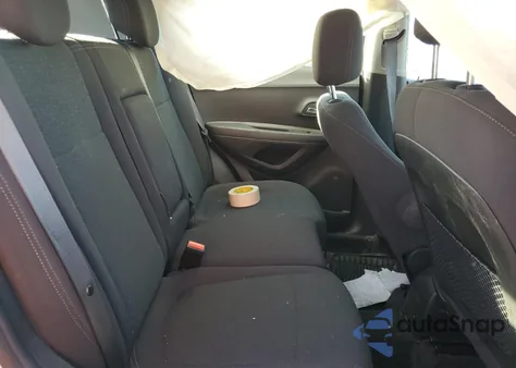 2018 Chevrolet Trax Ls z USA, uszkodzony, nr VIN KL7CJNSB8JB723507